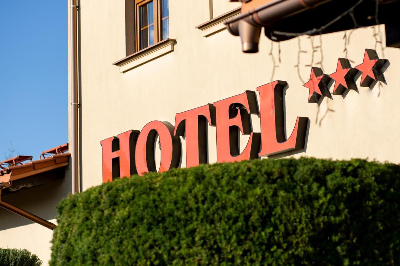 Hotel Lemoniada Lucmierz Luaran gambar