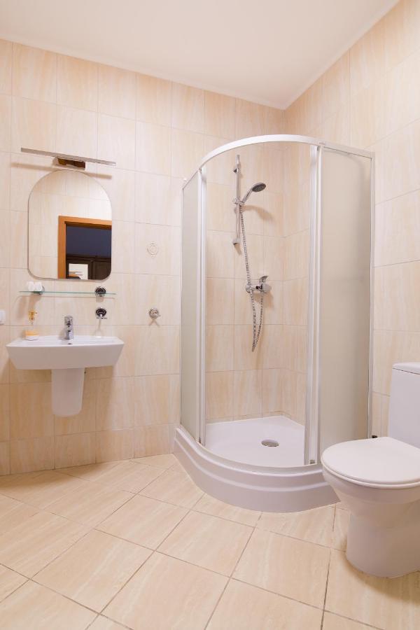 Hotel Lemoniada Lucmierz Luaran gambar